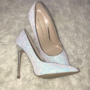 Iridescent pump